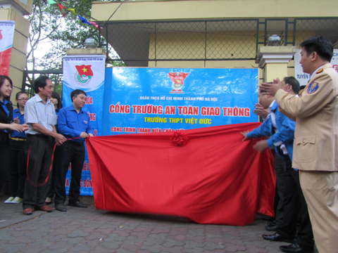 Đoàn Thanh niên tham gia giữ gìn trật tự an toàn giao thông